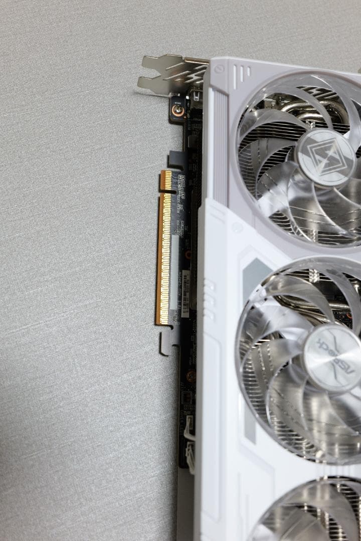 グラフィックボード・グラボ・ビデオカード ASRock Radeon RX9070XT Steel Legend 16GB