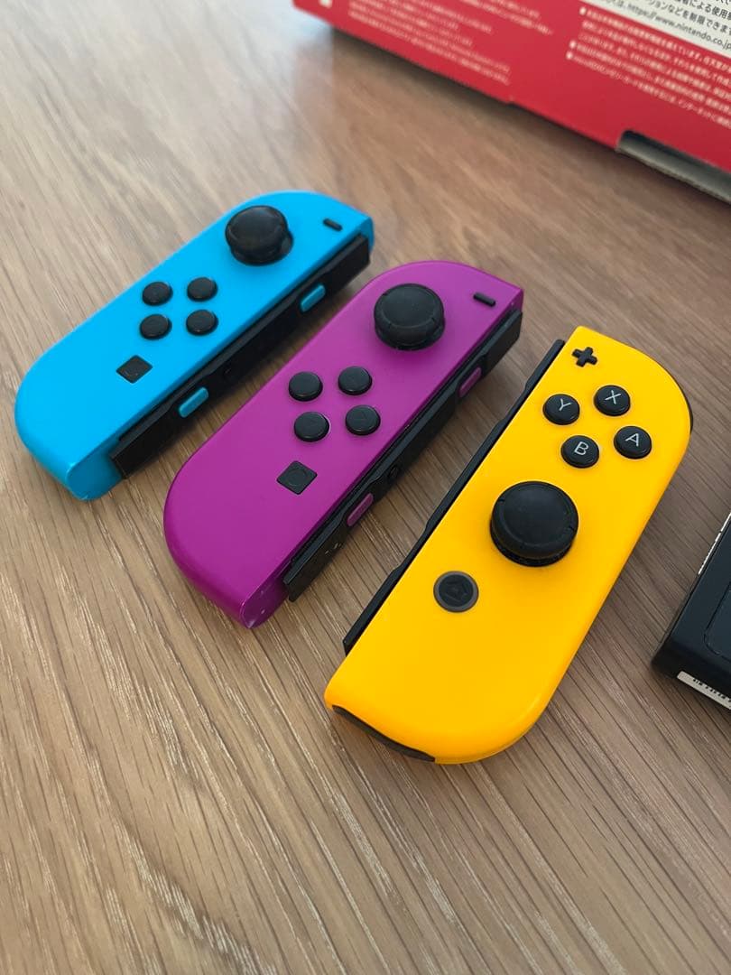 Nintendo Switch 本体 Joy-Con3本