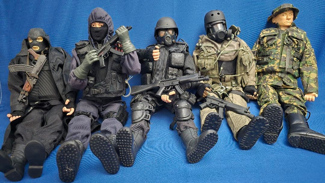 ドラゴン他 SWAT&ミリタリーフィギュア 5体セット スタンド 2個付き