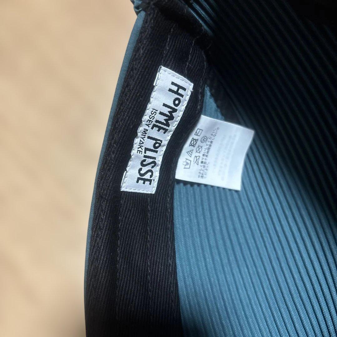 イッセイミヤケHOMME PLISSE ダークグリーンキャップ