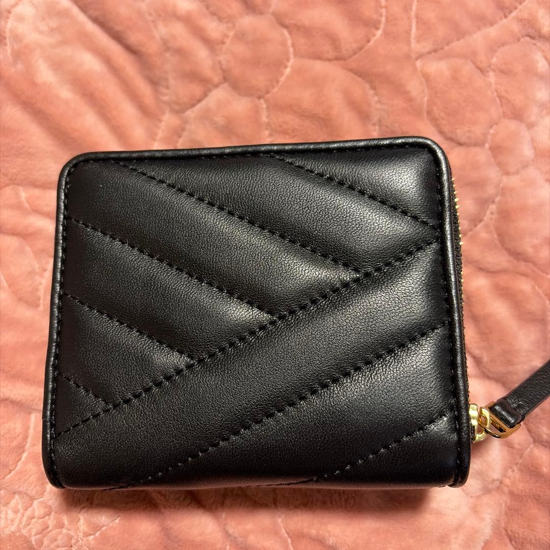 【mo⭐︎mo】Tory Burch ブラック 二つ折り財布