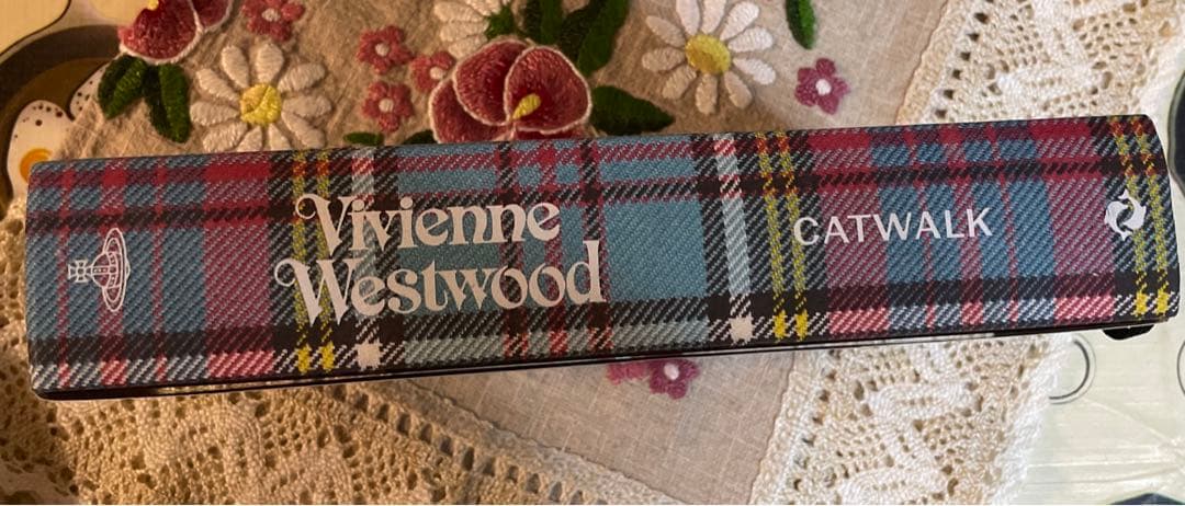 洋書 Vivienne Westwood Catwalk