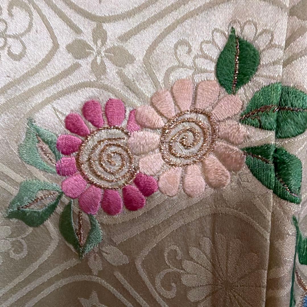 アンティーク薄緑色 孔雀と花の豪華刺繍振袖
