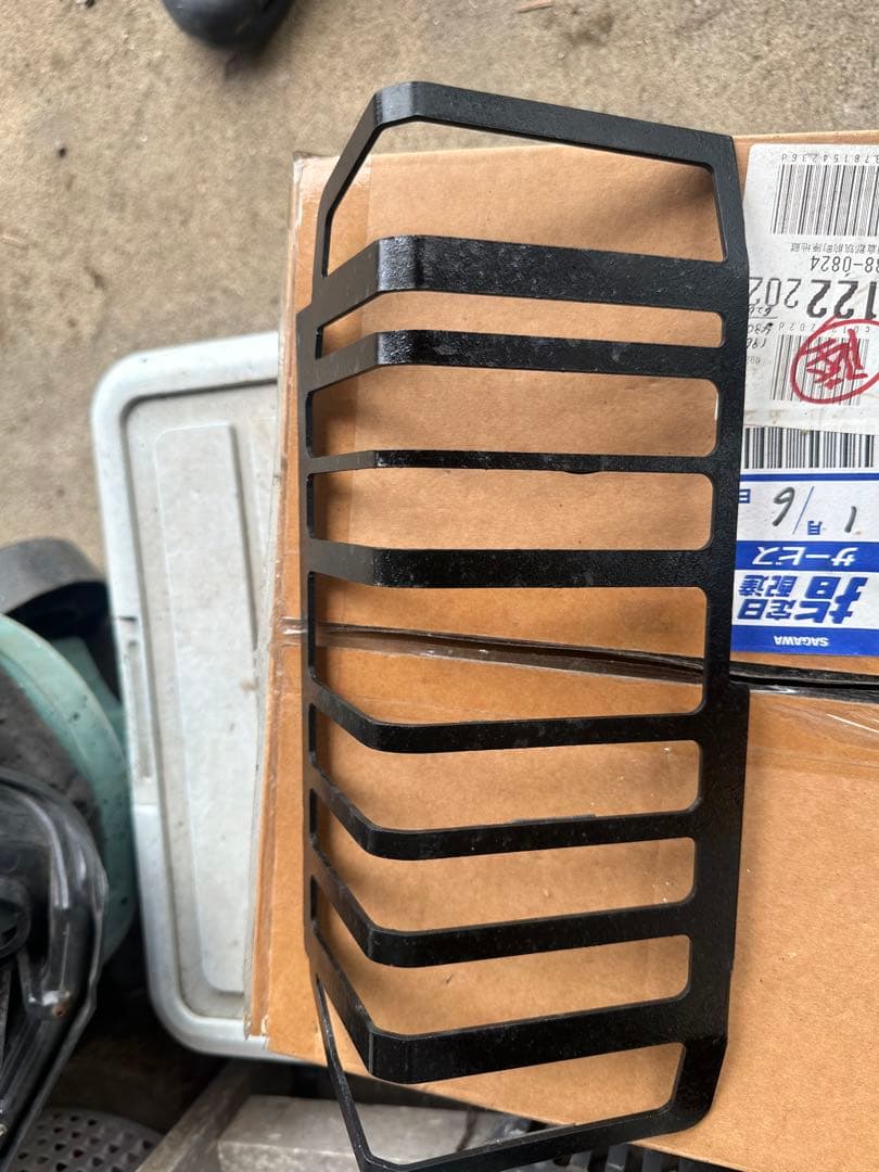 ランクルプラド78テールランプガード付き