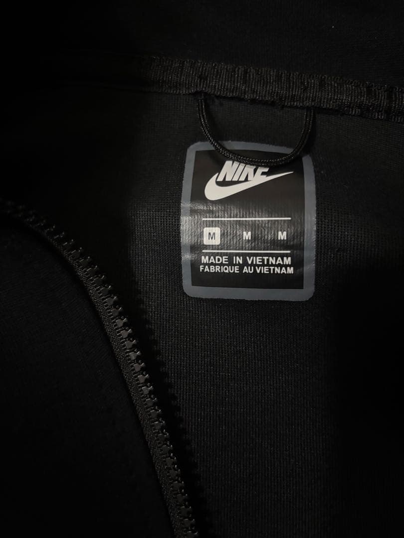 NIKEテックフリースブラック(M)