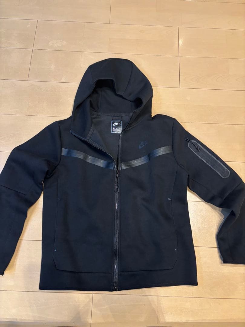 NIKEテックフリースブラック(M)