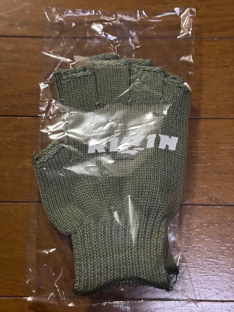 新品！rizin オープンフィンガー手袋とおまけ