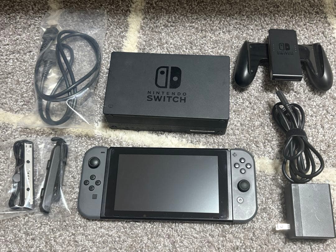 任天堂Switch本体　グレー