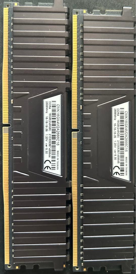 Corsair Vengeance LPX DDR4 16GB（8GB×2）