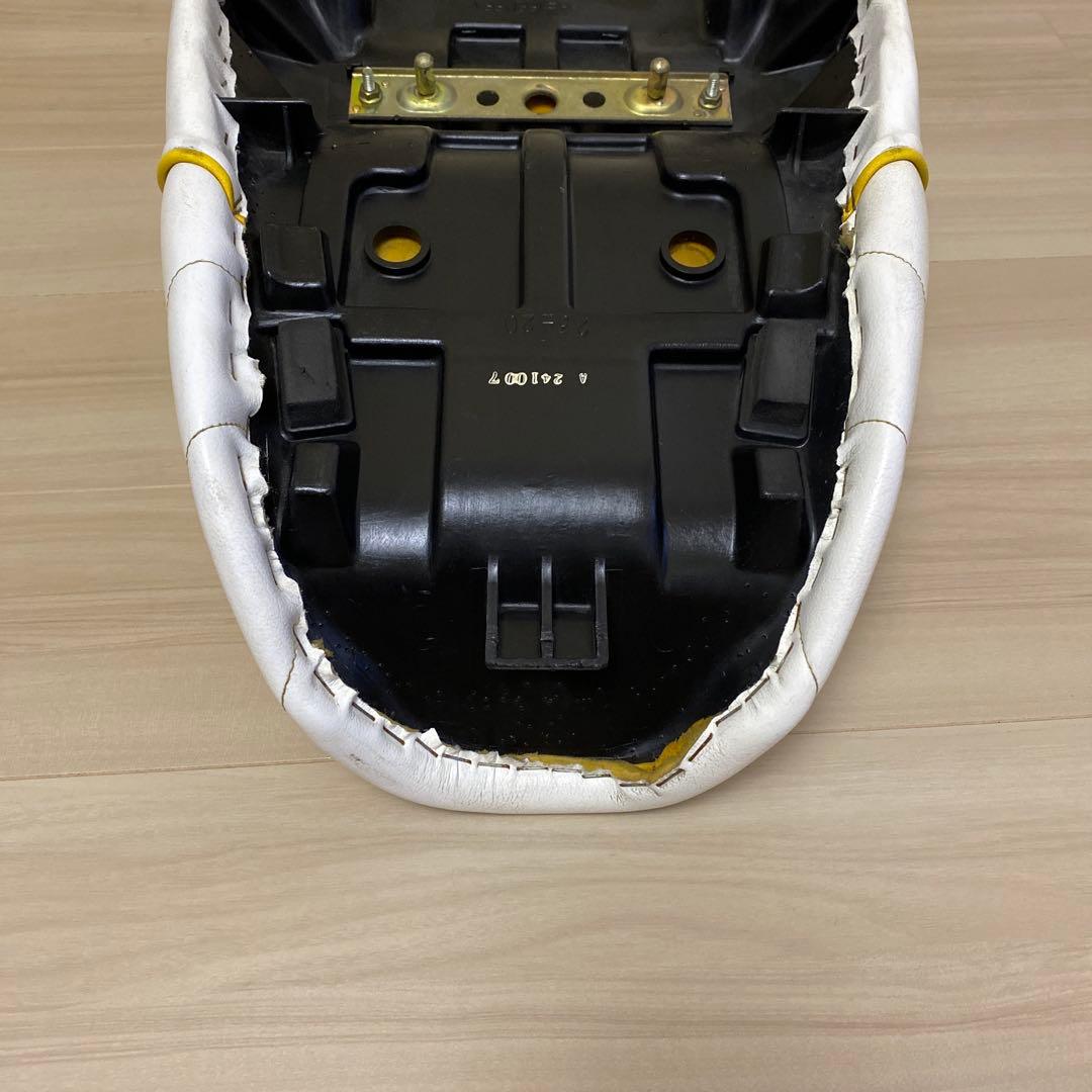GSX400インパルス　GK7CA GK79A 後期　シート