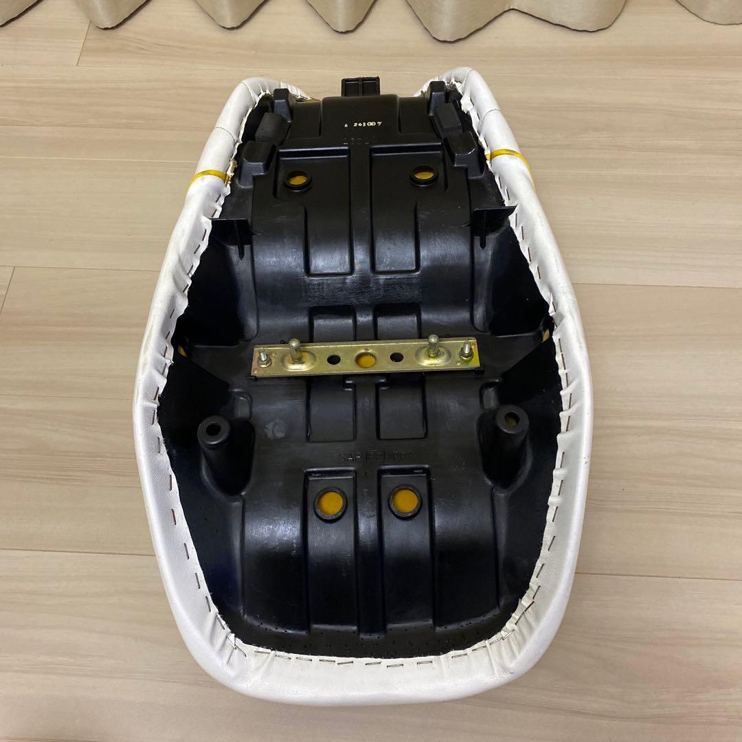 GSX400インパルス　GK7CA GK79A 後期　シート