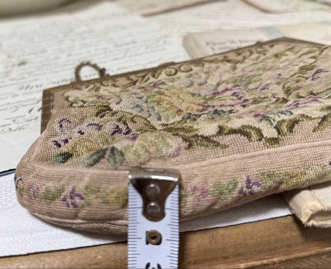 アンティーク　ヴィンテージ 花柄刺繍 クラッチバッグ　プチポワン　蚤の市