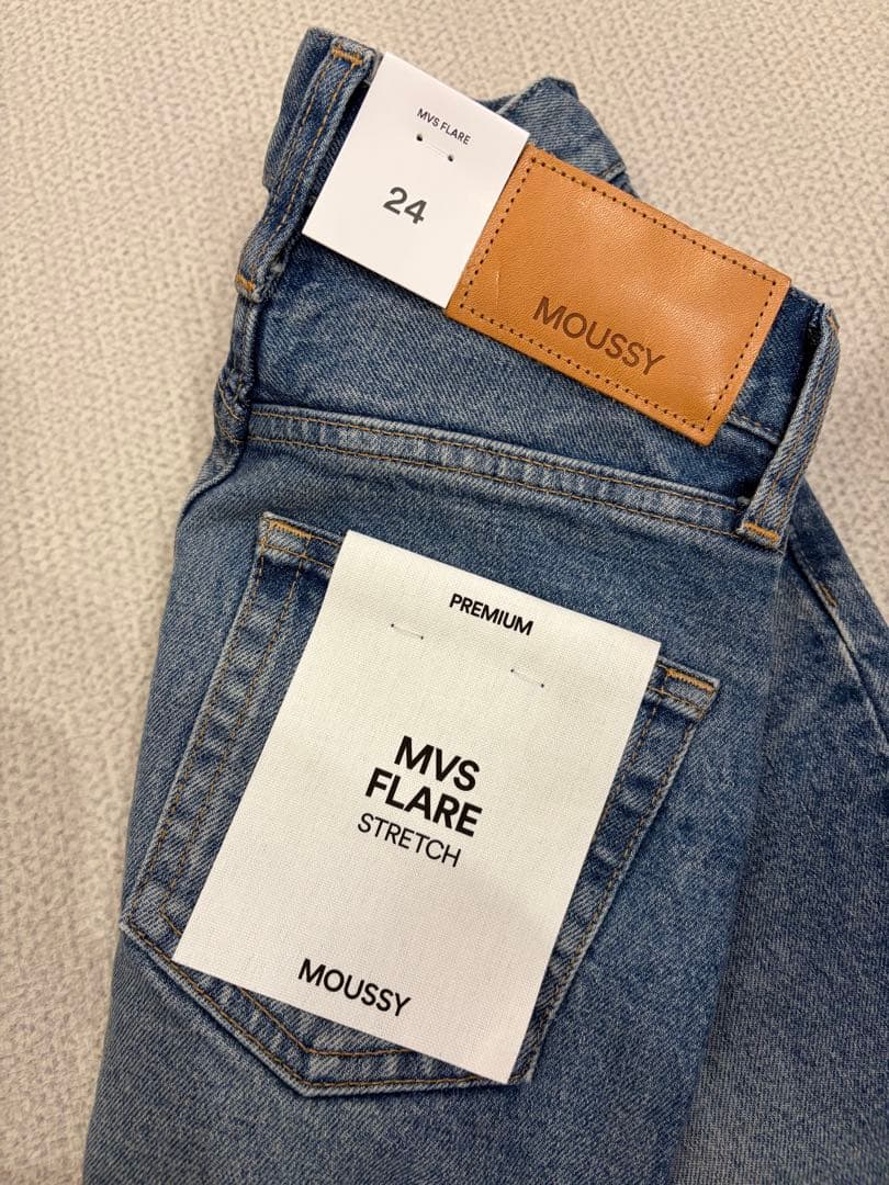 【新品・タグ付き】MOUSSY MVS BLU フレア　24 気まぐれセール