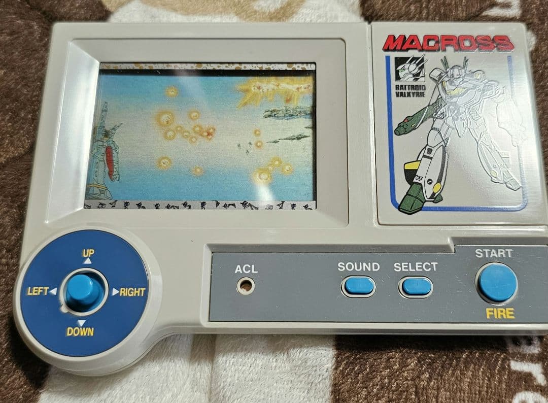 希少品　タカトクトイズ 超時空要塞マクロス スペースファイト　ゲームウォッチ