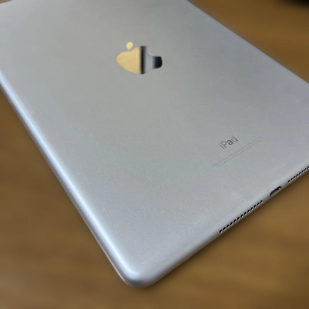 iPad 第6世代 32GB Wi-Fiモデル 動作品