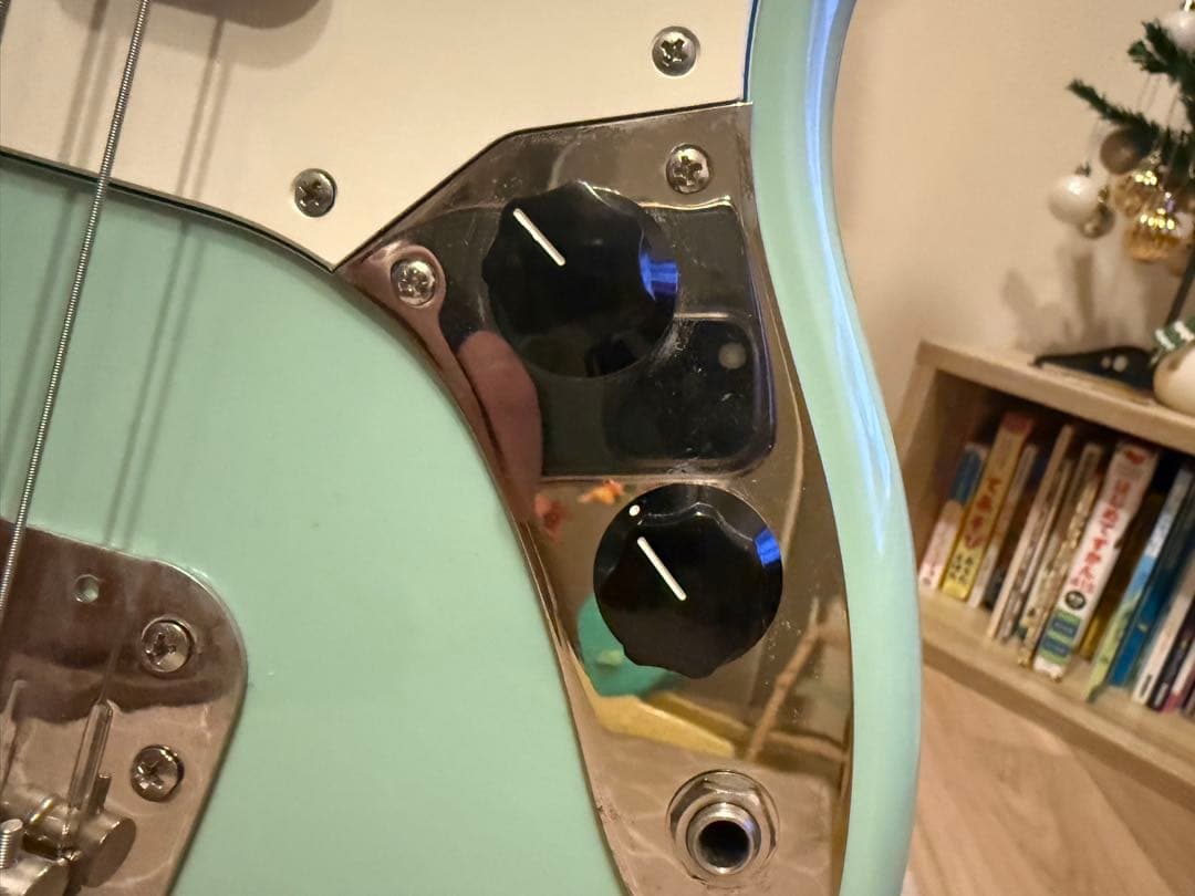 ベース squire classic vibe 60s mustang bass