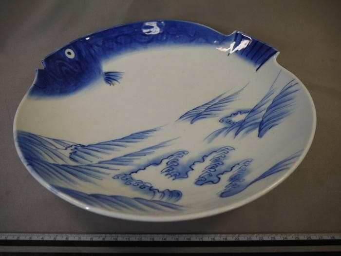 古伊万里　染付　河豚形　白波文　一尺皿　ふぐ　フグ　キズ無美品