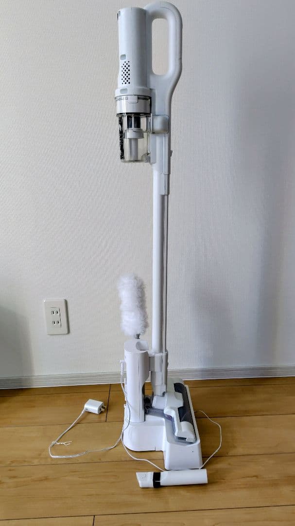 アイリスオーヤマ 掃除機 超軽量 白　AZ-SCD-123P-W