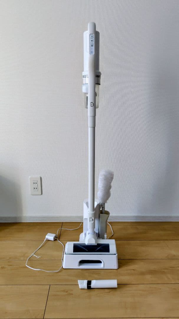 アイリスオーヤマ 掃除機 超軽量 白　AZ-SCD-123P-W