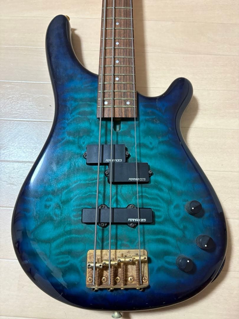 フェルナンデス　ベース