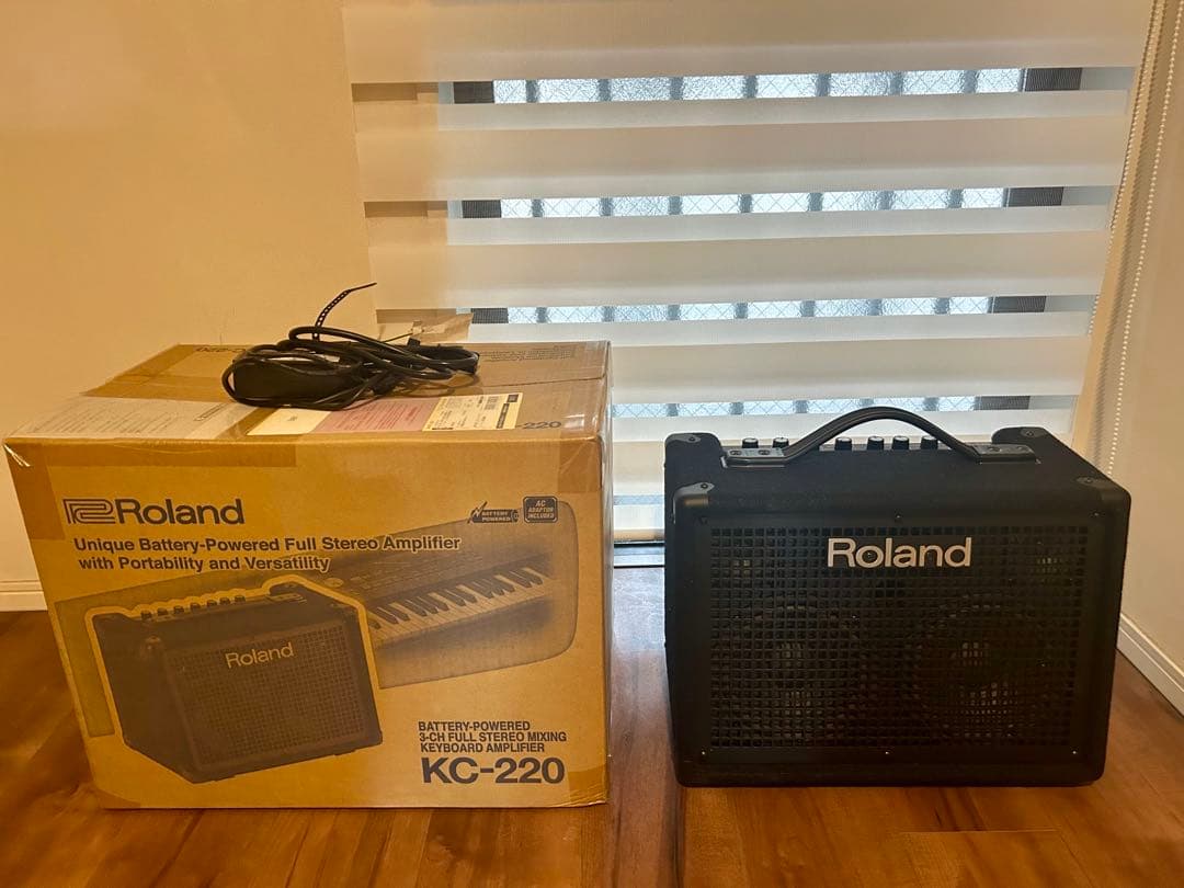 Roland KC-220キーボード用アンプ電池駆動30W