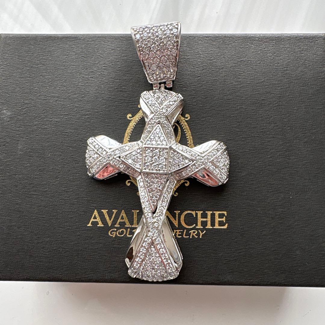 AVALANCHE クロスペンダント ネックレス