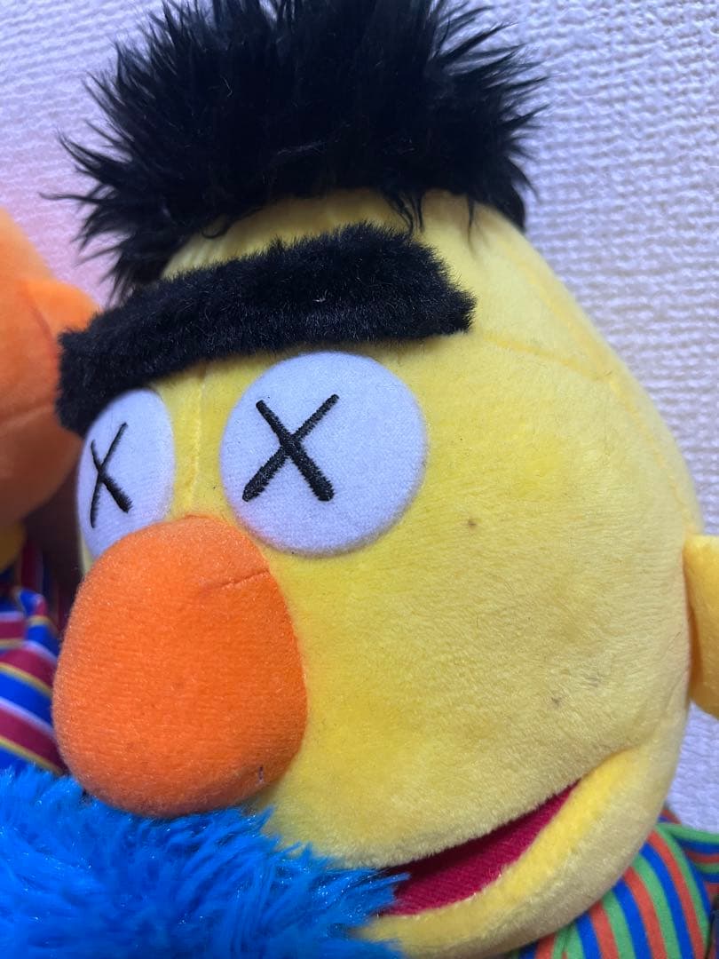 キ*ー様 KAWS✖️セサミストリート ぬいぐるみ