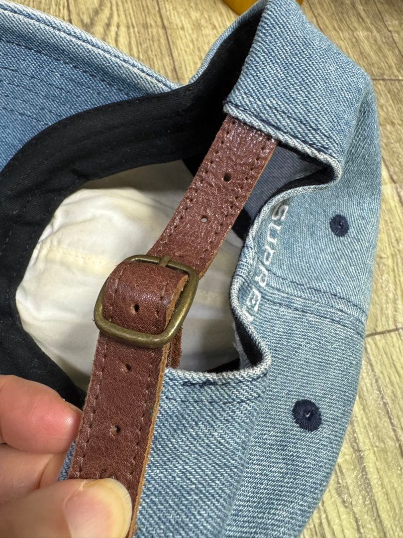 Burberry Supremeデニム キャップ