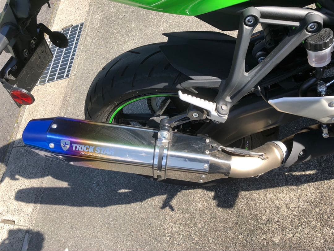 カワサキzx4rr トリックスタースリップオンマフラー