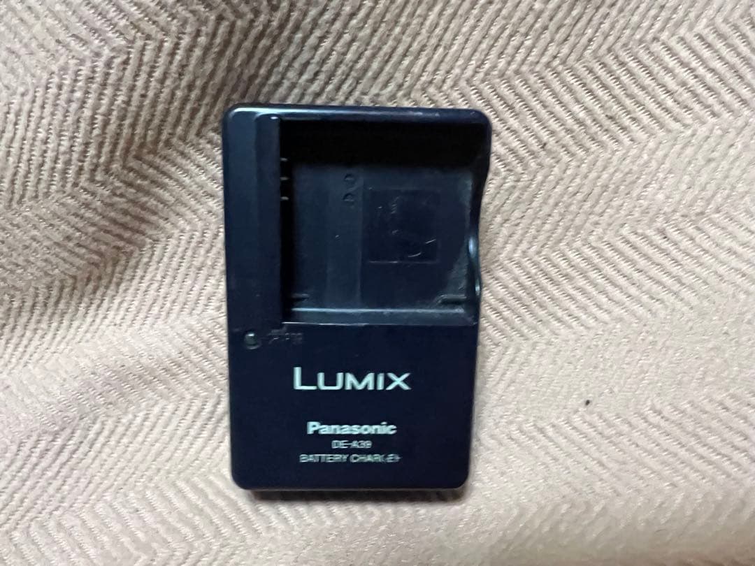Panasonic パナソニック　LUMIX DMC-FX37 デジタルカメラ