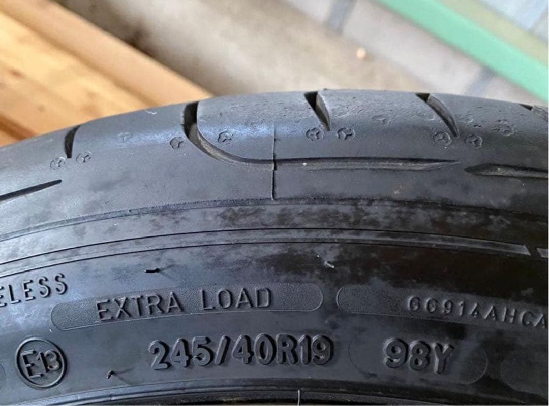 美品 グッドイヤー 245/40R19 2021年製 タイヤ 低走行