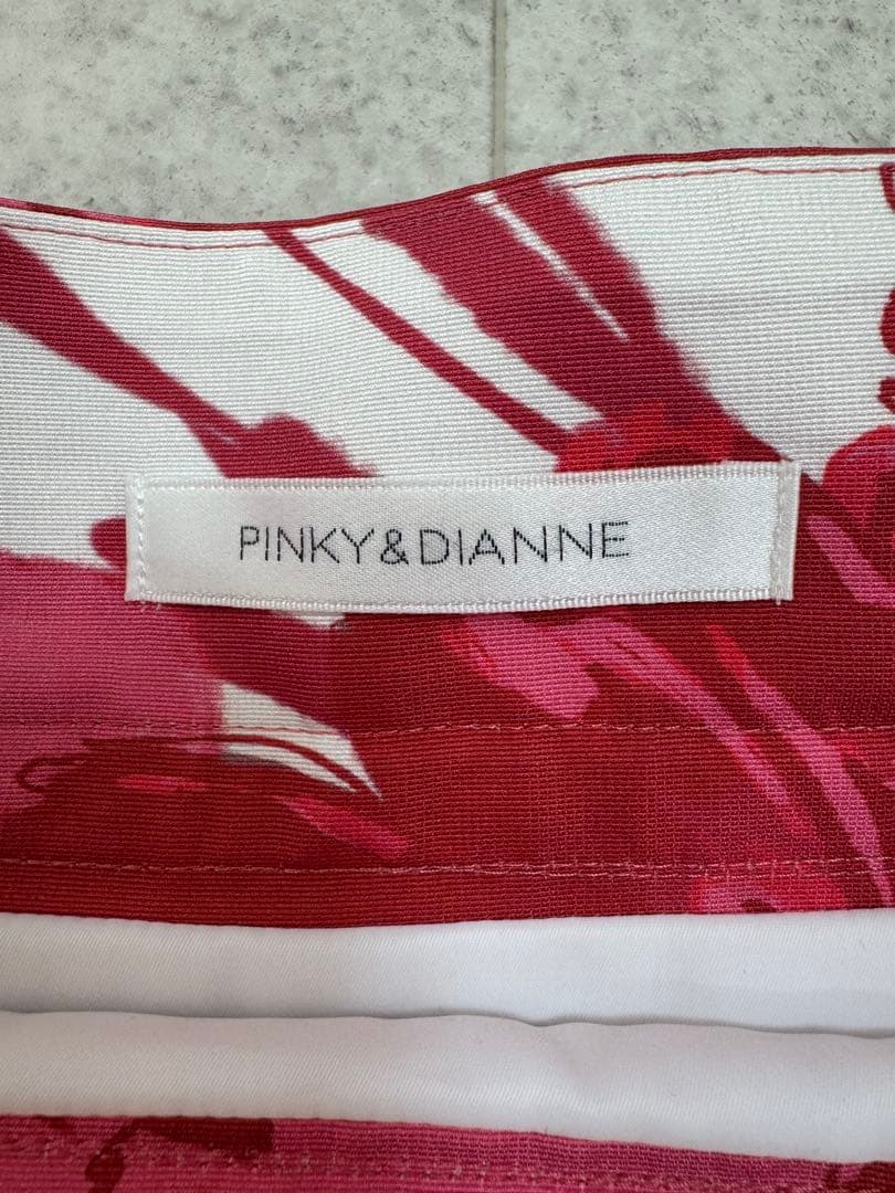PINKY & DIANNE グラデーションフラワープリントタックフレアスカート
