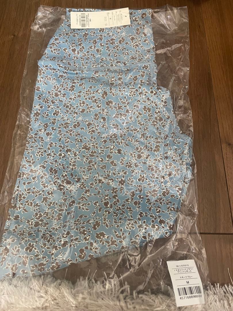 【新品】SUKALAノスタルジックフラワークロスレギンスMサイズ　スモークブルー