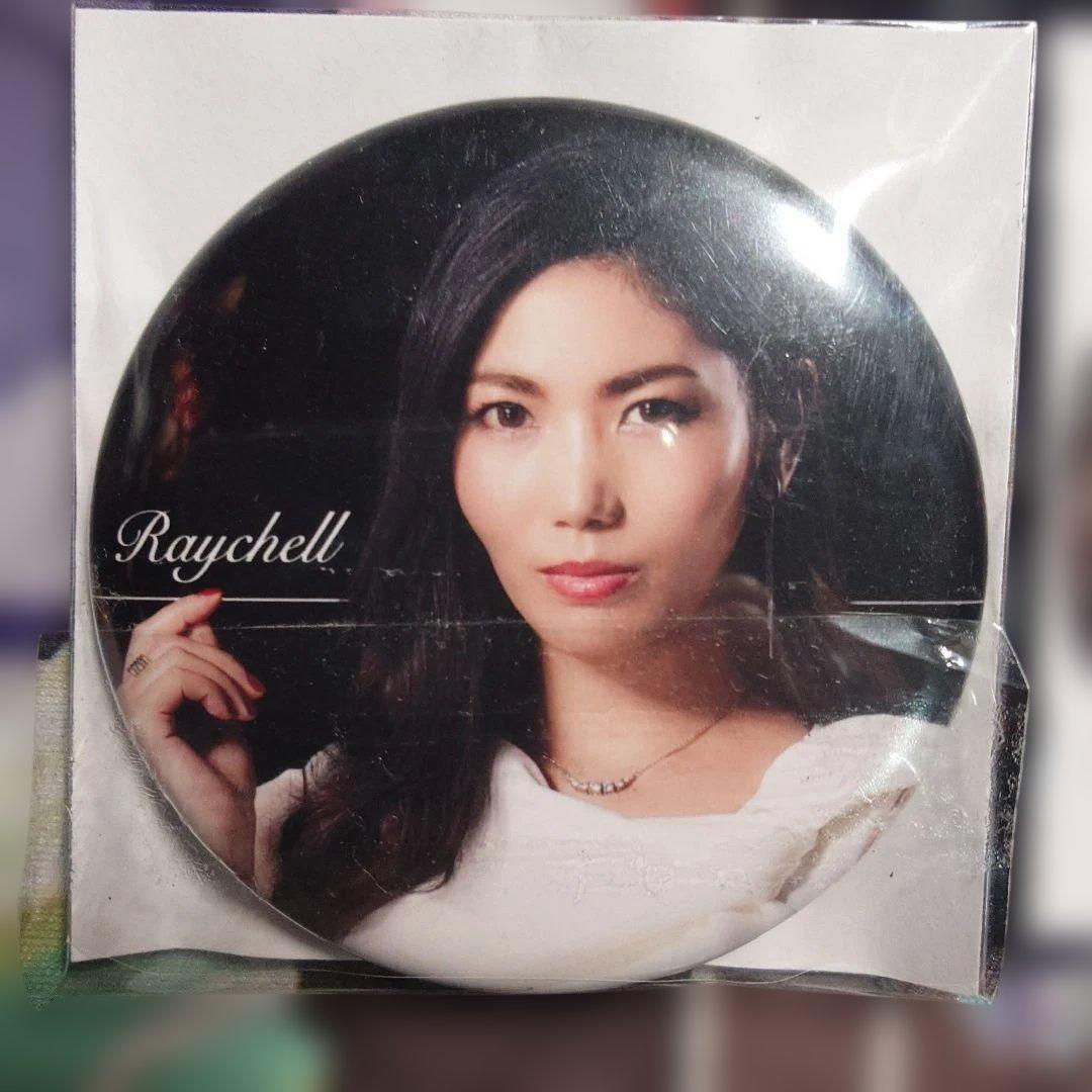 MusicConnect　丸缶バッチ　Raychell　Ayasa