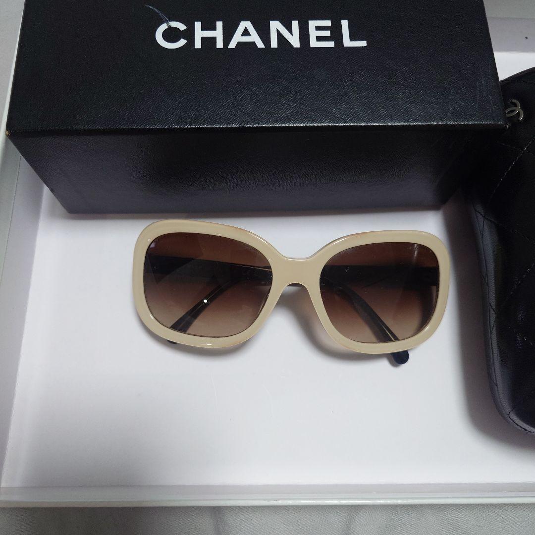 CHANEL クリーム色 サングラス