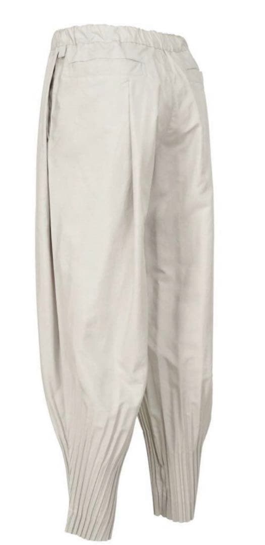 ⭐️美品⭐️プリーツパンツ　イッセイミヤケ