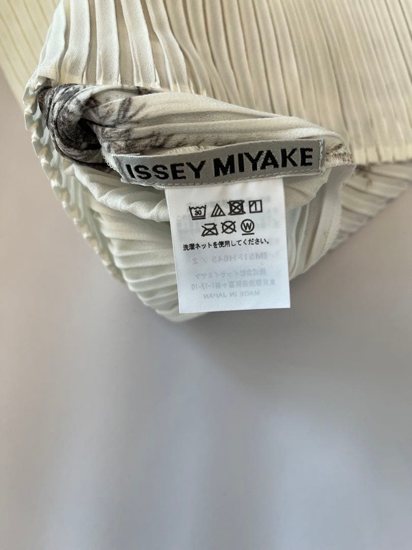限定品Issey M iyake pressed floral 新品