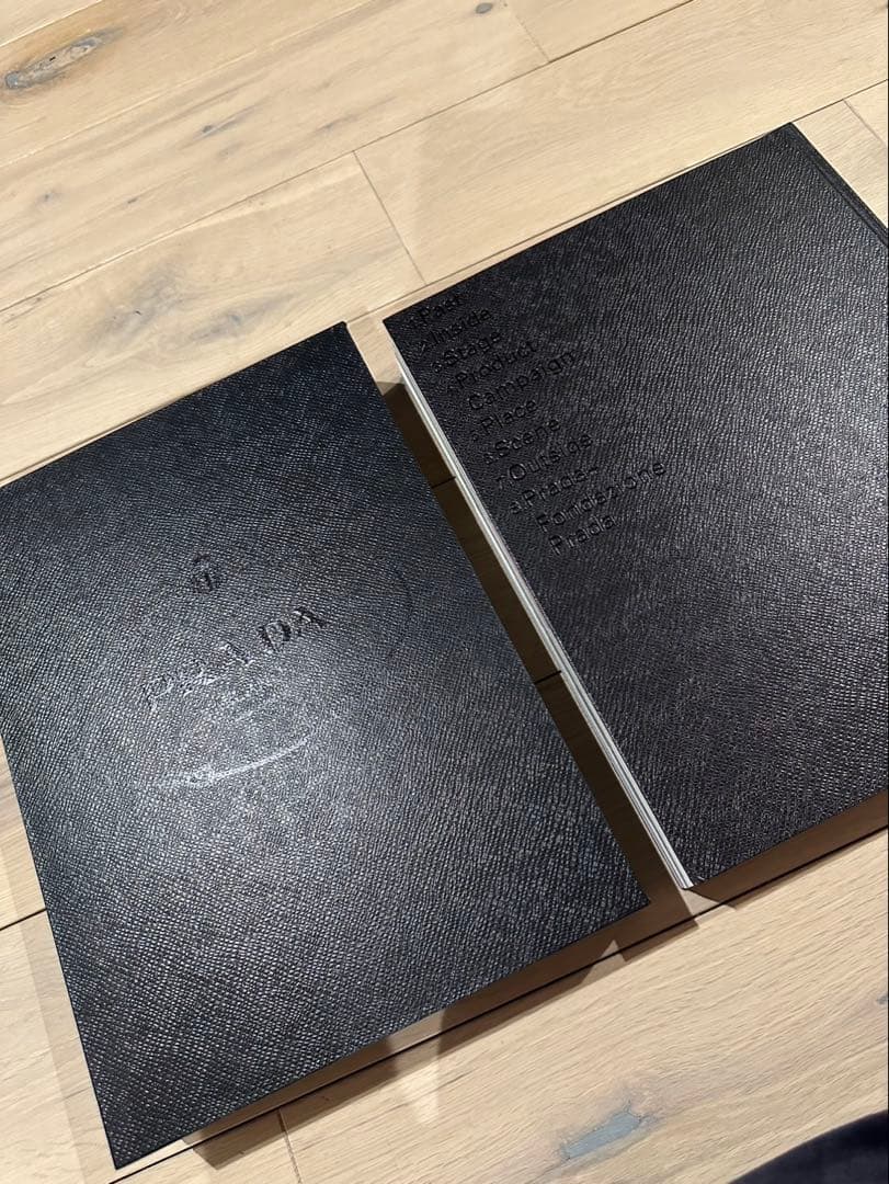 プラダ 洋書