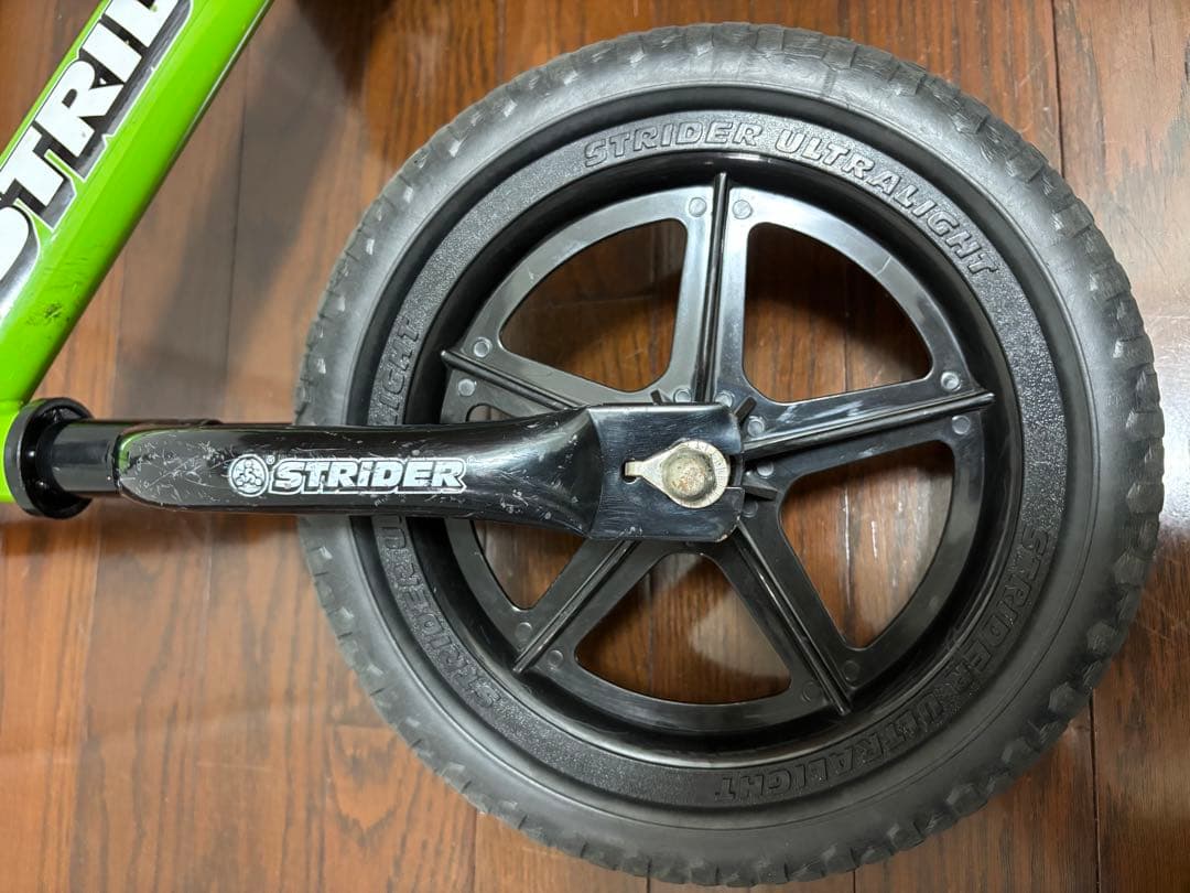 ストライダー　STRIDER グリーン