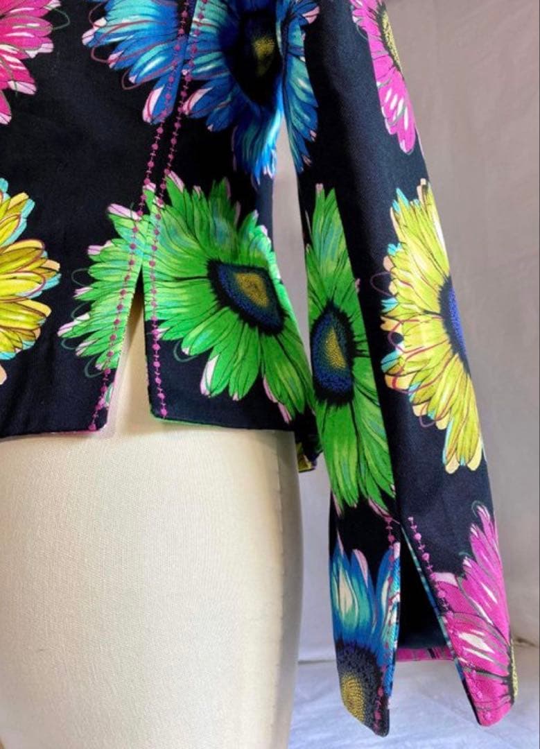 GIANNI VERSACE　ジャンニヴェルサーチ　シルクジャケット　38 ロゴ
