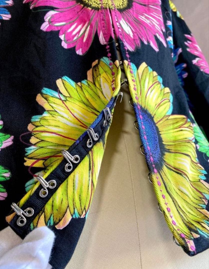 GIANNI VERSACE　ジャンニヴェルサーチ　シルクジャケット　38 ロゴ