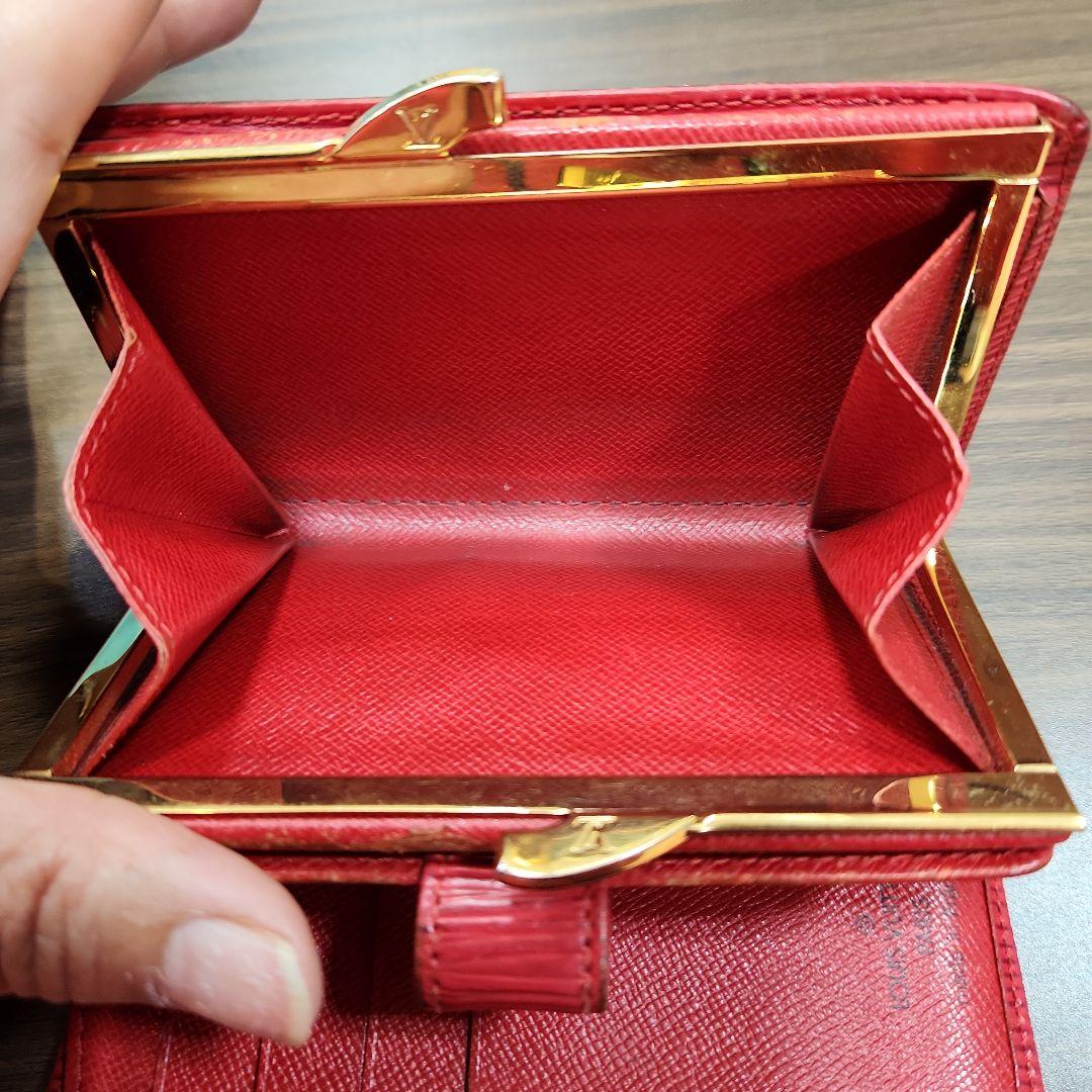 Louis Vuitton エピレザー 二つ折り財布 赤