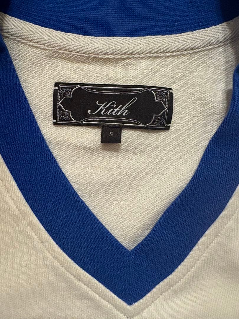 KITH ホワイトブルー VネックTシャツ