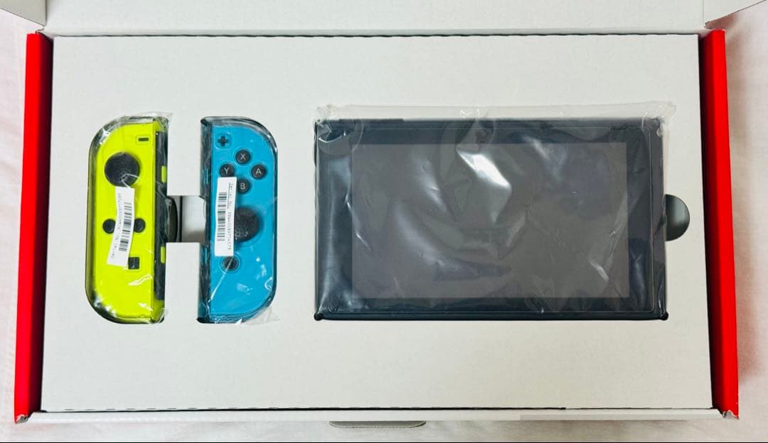 P*。様 み*こ様 Nintendo Switch 本体(本体クリアカバー、ケー