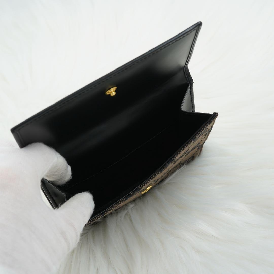 未使用品　箱付き　GUCCI グッチ　二つ折り財布　GG柄　ジャッキー　ブラック