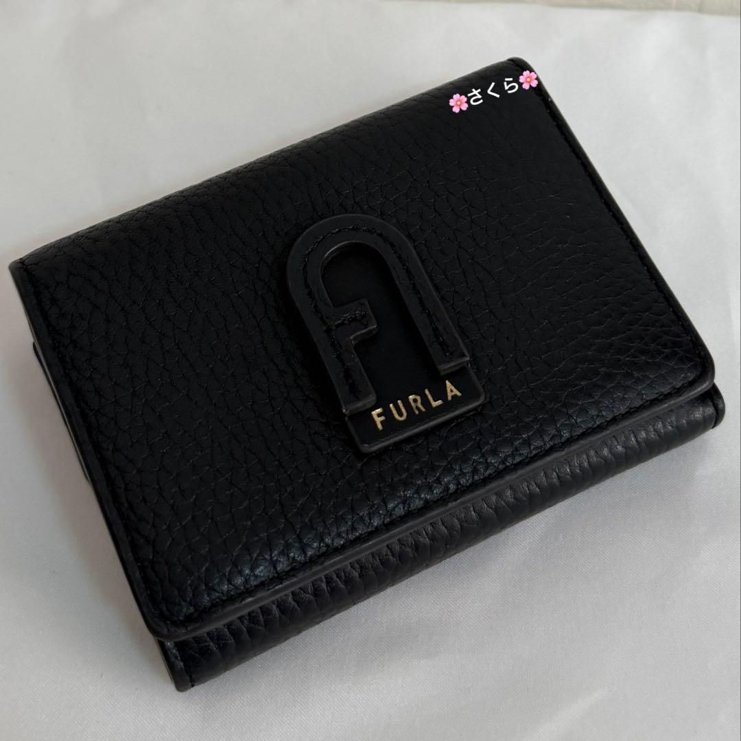 ✨極美品✨フルラ ダフネ 三つ折り財布 ブラック
