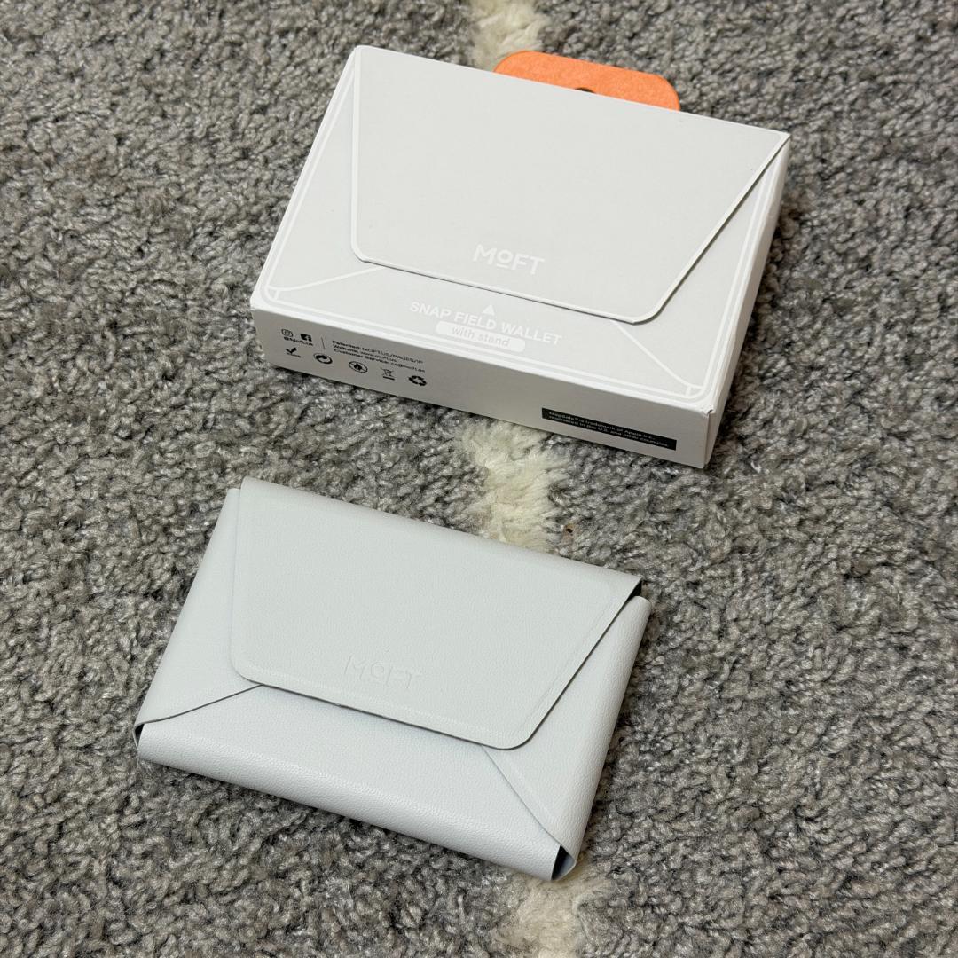 【新品同様】MOFT多機能カードケース&スタンド （スタンド付き）ミスティグレー