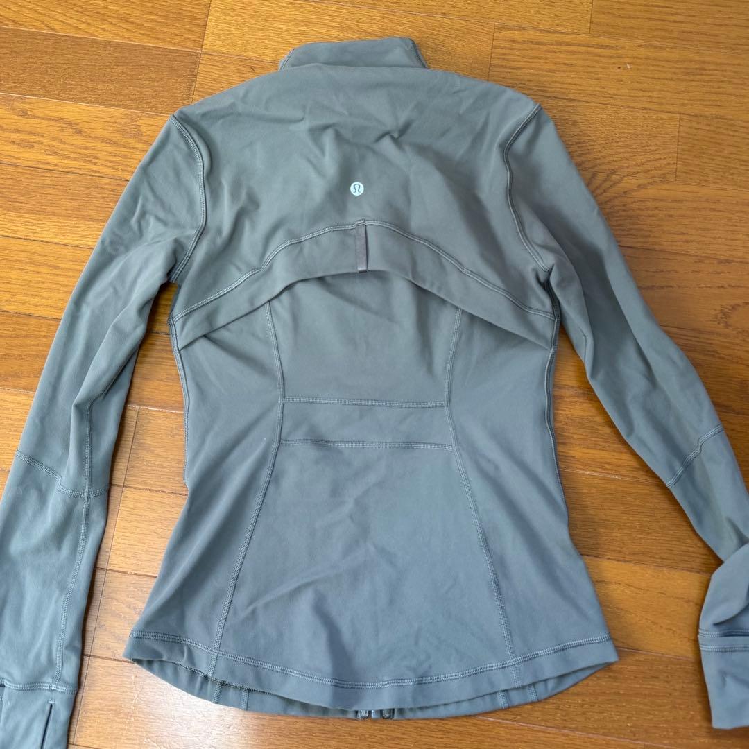 Lululemon ジャケット　オリーブ