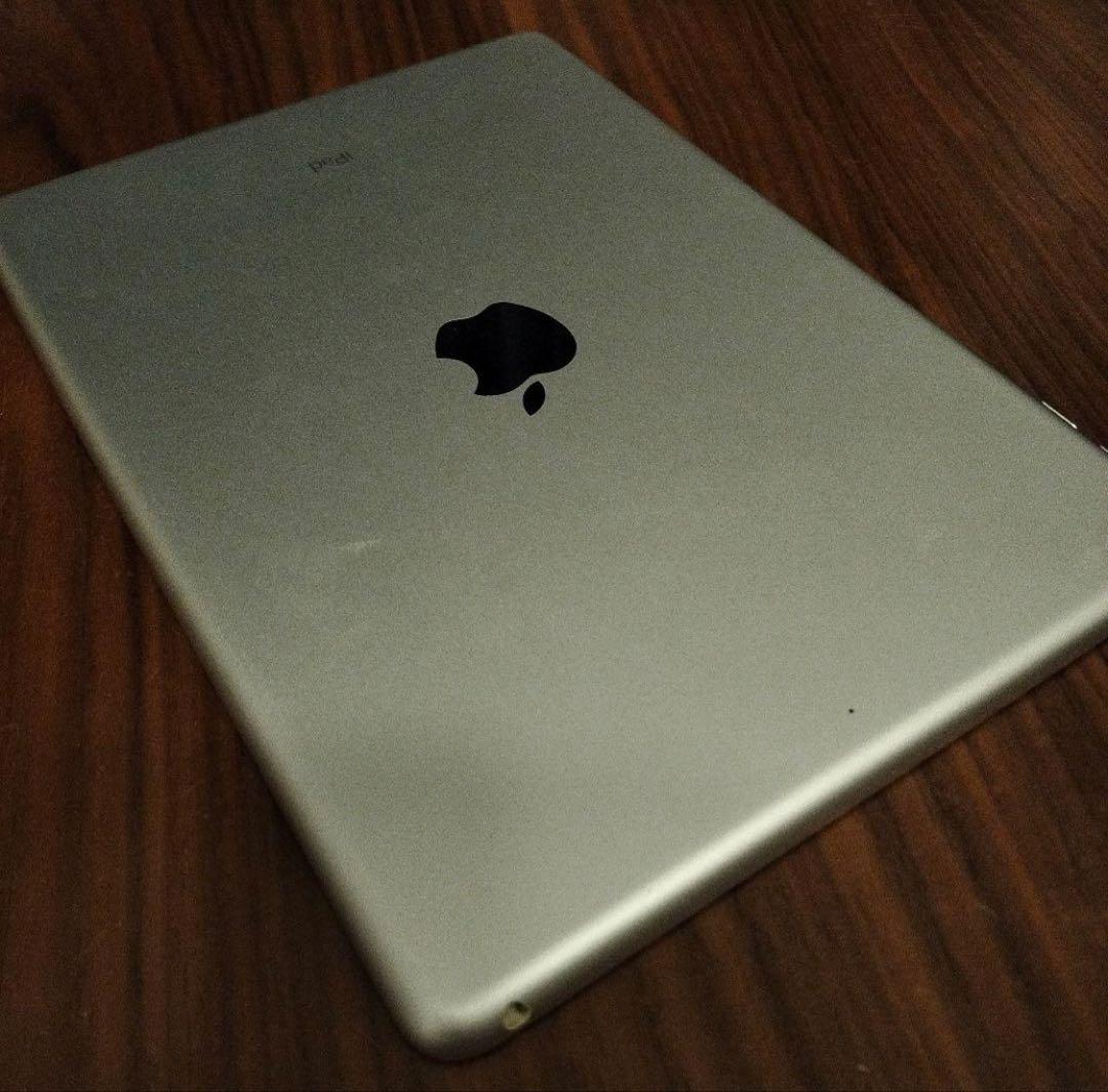 iPad 第6世代 32GB Wi-Fi MR7G2J/A 動作良好 シルバー