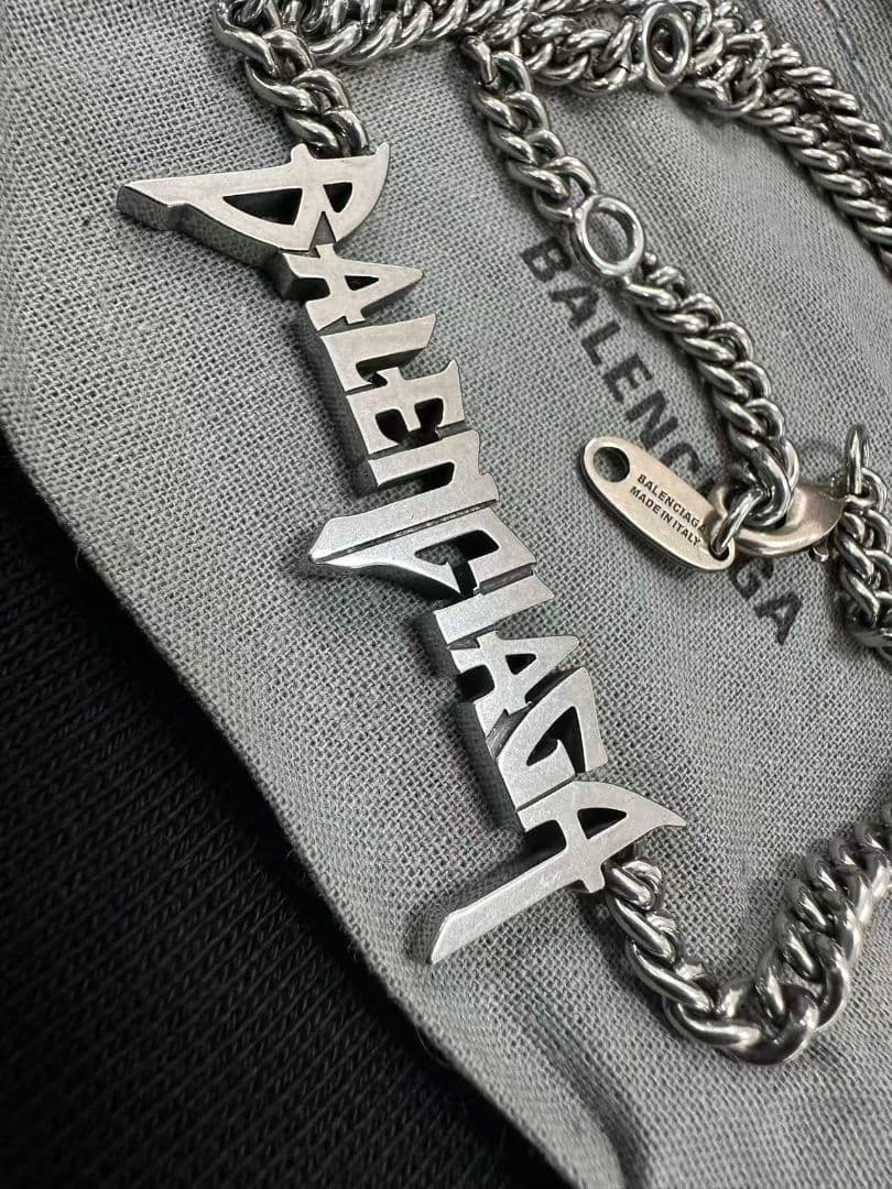 新品同様 バレンシアガ BALENCIAGA ロゴ ネックレス